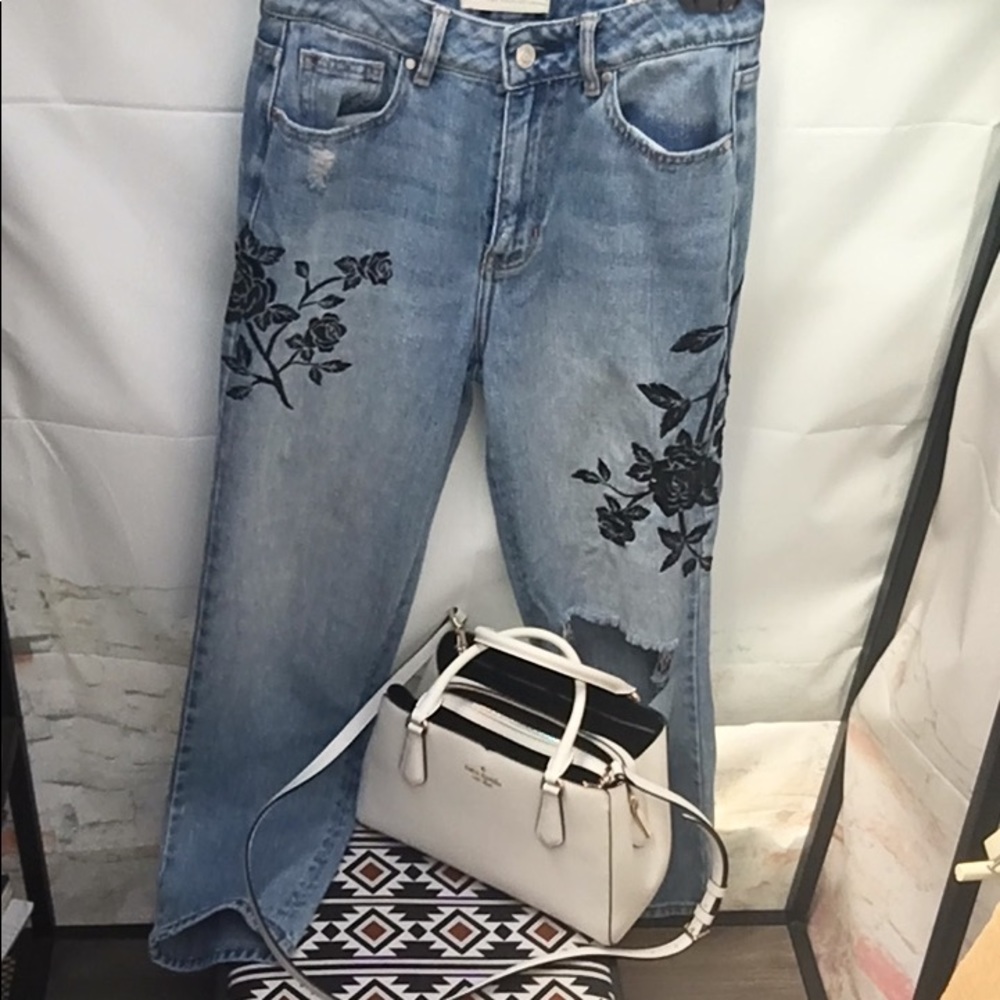 PacSun Floral Embroidered Distressed Denim Mom Jeans Elevated Modern Style - Picture 2 of 10